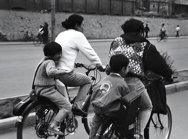 70年代"凤凰牌"自行车,售价150元,现在值多少钱?