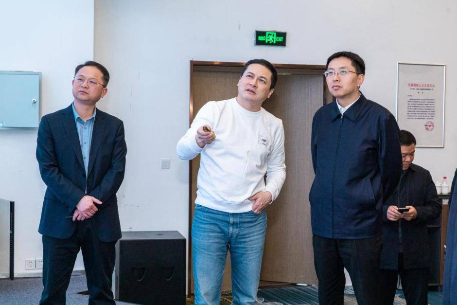 蒙阴县领导一行赴宫延楼开展招商引资宣讲会交流老字号发展成功经验与