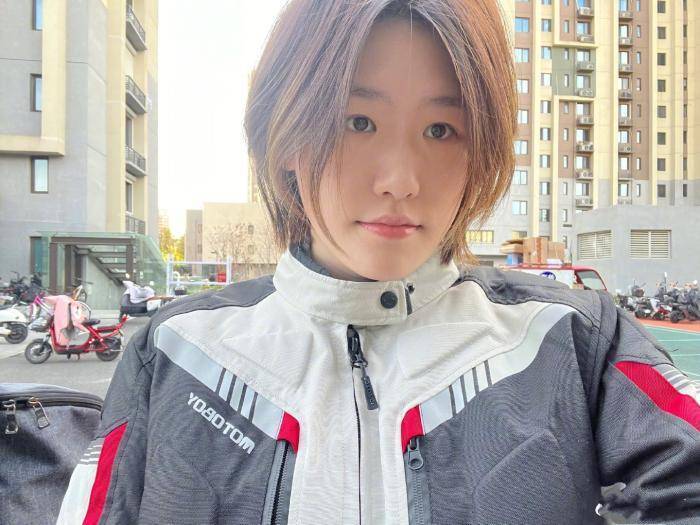 不是汪顺,28岁叶诗文官宣喜讯,最期待事情发生,父母欣喜