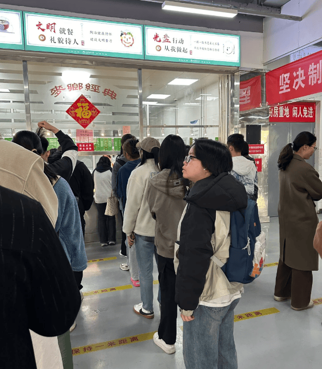 而且现在北邮的一些大学生已经抓住了这个商机,开始了代购业务.