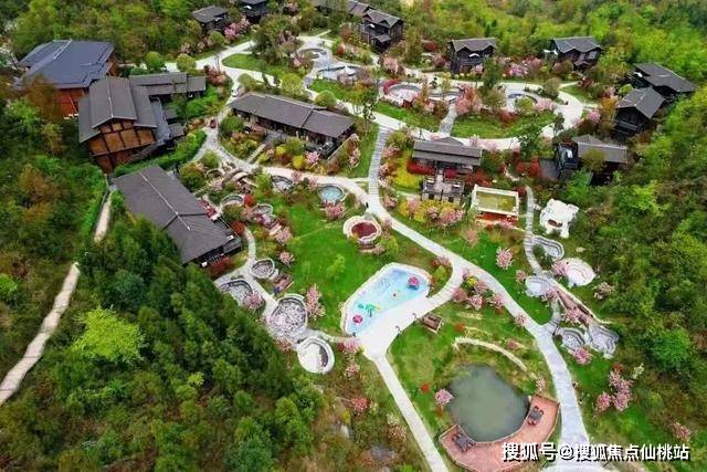 贵州毕节百里杜鹃避暑房阳光云漫1660避暑房天花板自代花园