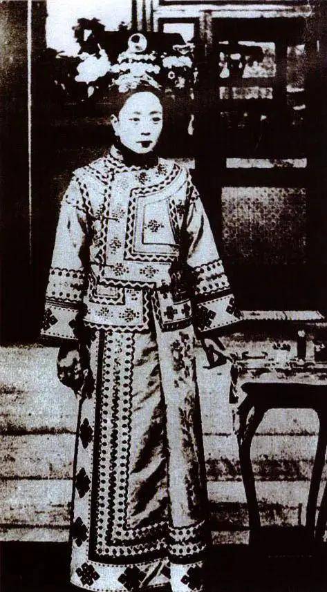 流传近百年的珍妃照片为假,原来她叫黄云仙