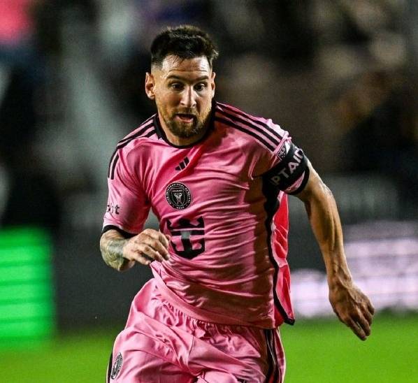 原创25梅西复出难阻惨败阿尔巴急眼染红迈阿密无缘美冠杯4强