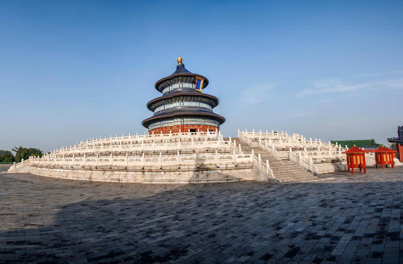 最初名为承天门,寓意承天启运,授命于天.