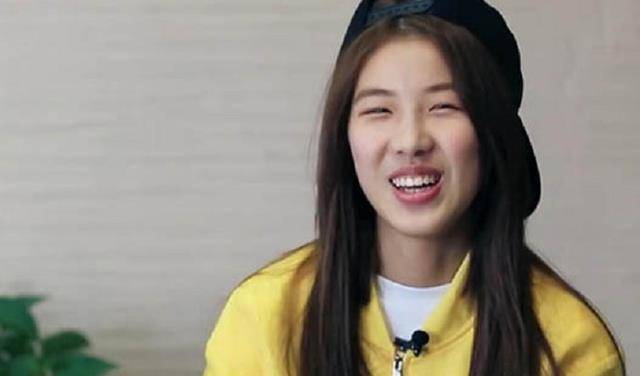 女巨婴刘思琦16岁吃饭靠妈喂日花销过万如今现状如何