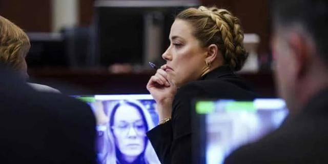 安柏前任马斯克(elonmusk)及好莱坞巨星詹姆斯·弗兰科(jamesfranco)