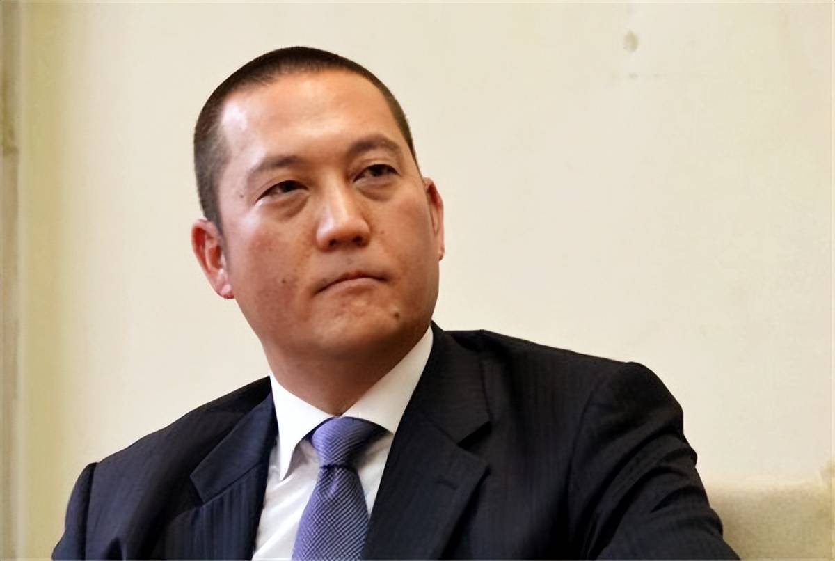 蒋介石曾孙蒋友松,长相酷似老蒋,回大陆祭祖公开表面:永不从政_蒋孝武