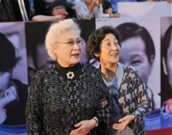 而金捷的病情,让秦怡忽略女儿情绪的变化.