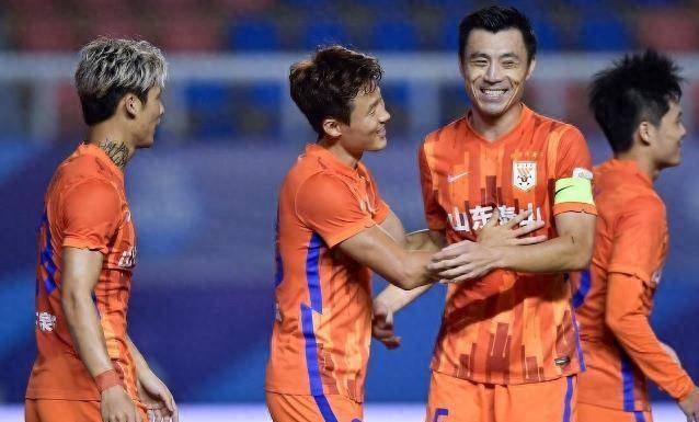 鲁能b队锋霸因暴力行为被足协重罚停赛三场,曾被寄予厚望_韩鹏_联赛