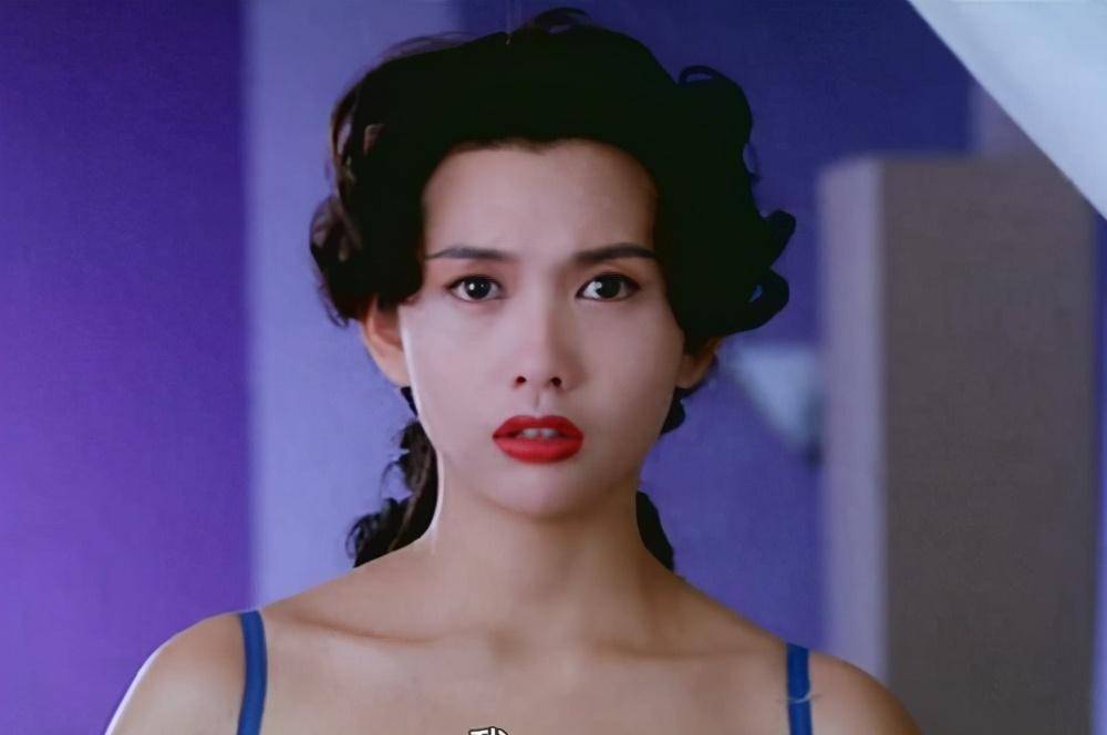 提起邱淑贞,就离不开导演王晶,这个男人太会拍女人了,将邱淑贞身上的