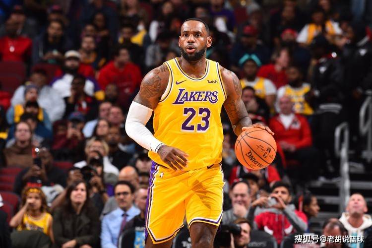 詹姆斯炮轰联盟打法太软很多球员只会刷数据稍有犯规就要罚球