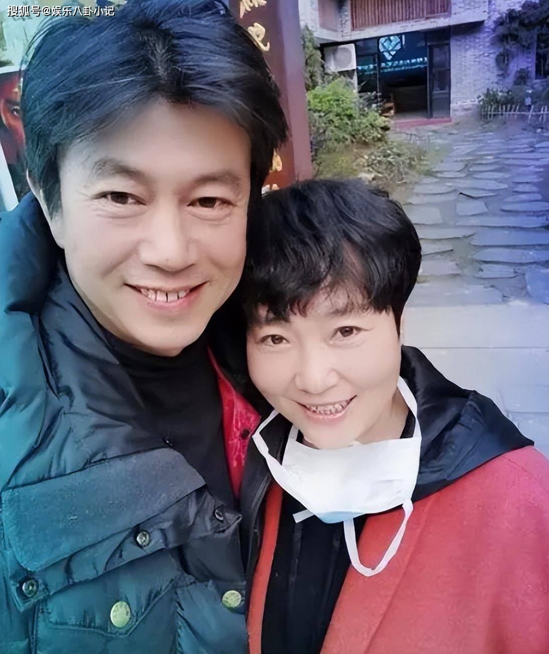 江柏萱:不顾家人反对娶二婚单亲妈妈,妻子生病后不离不弃_蔡雯_角色