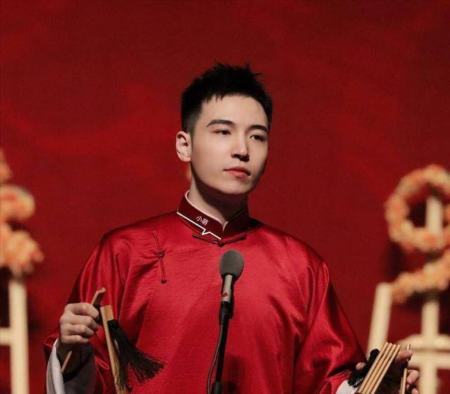 德云社被砸挂合集张九南泪洒现场郭麒麟被癞蛤蟆讹上了