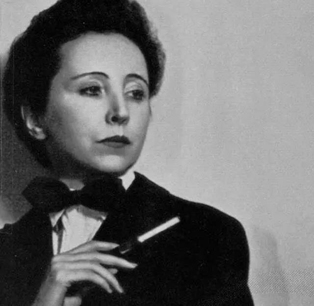 法国女子同时嫁两夫一个帅气英俊一个有权多金至死都没被发现