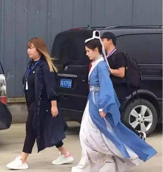 原创鞠婧祎身高又遭到质疑名场面被扒出早就被队友揭穿过谎报身高