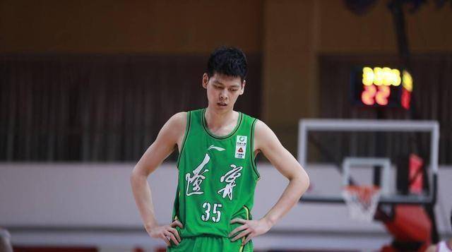 朱荣振开发新本领,他用一记三分球开启新赛季_比赛_辽宁_山东男篮