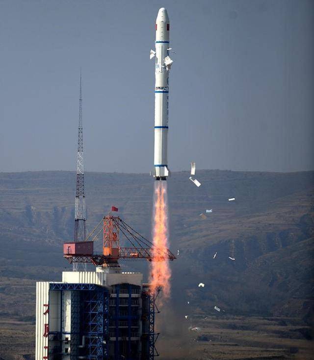 原创火箭最大推力美国为3500吨俄罗斯是3300吨中国多少