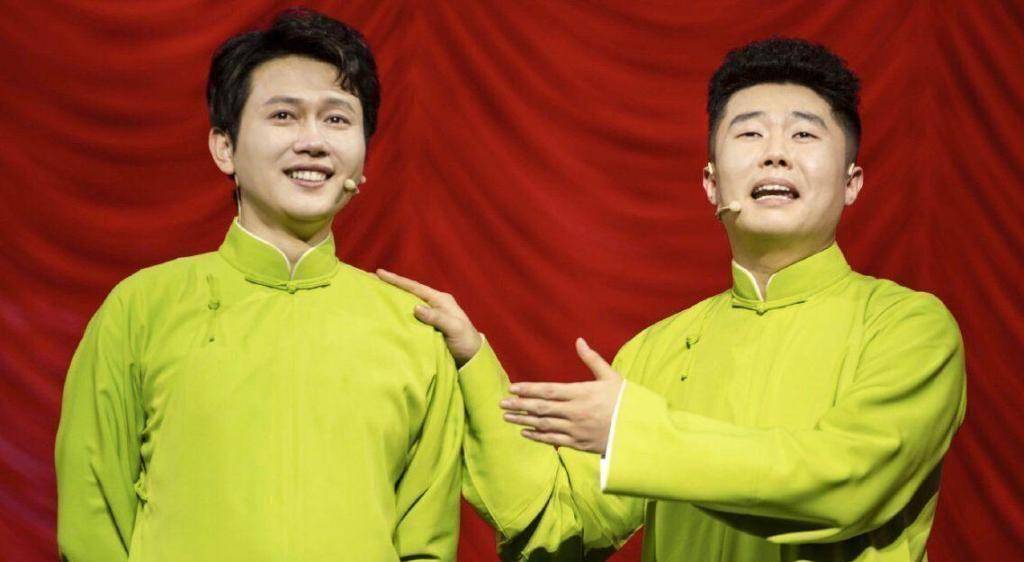 原创德云社七队聚会合影周九良站c位被热议孟鹤堂真被架空了