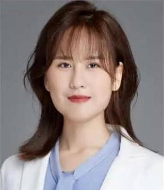 原创东北歪脸女孩赵宏秋整形成功后拒当网红依旧回大山当老师