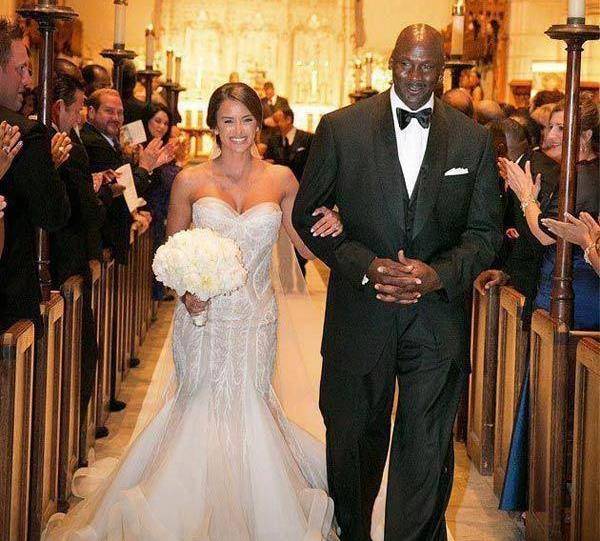 原创nba十大最美丽的妻子亚洲面孔在名单上巴里亚娶了两次环球小姐