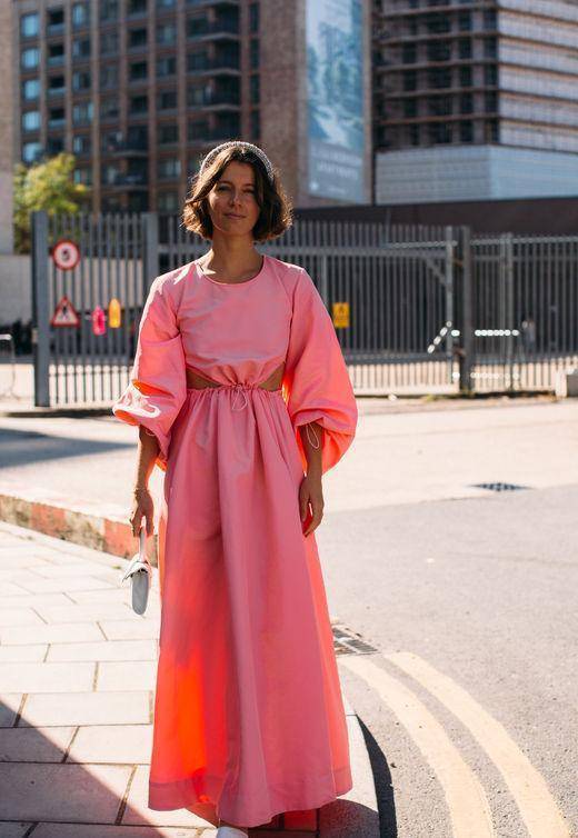 原创荧光色横行2022夏季穿搭参考街拍达人12个荧光造型贴士