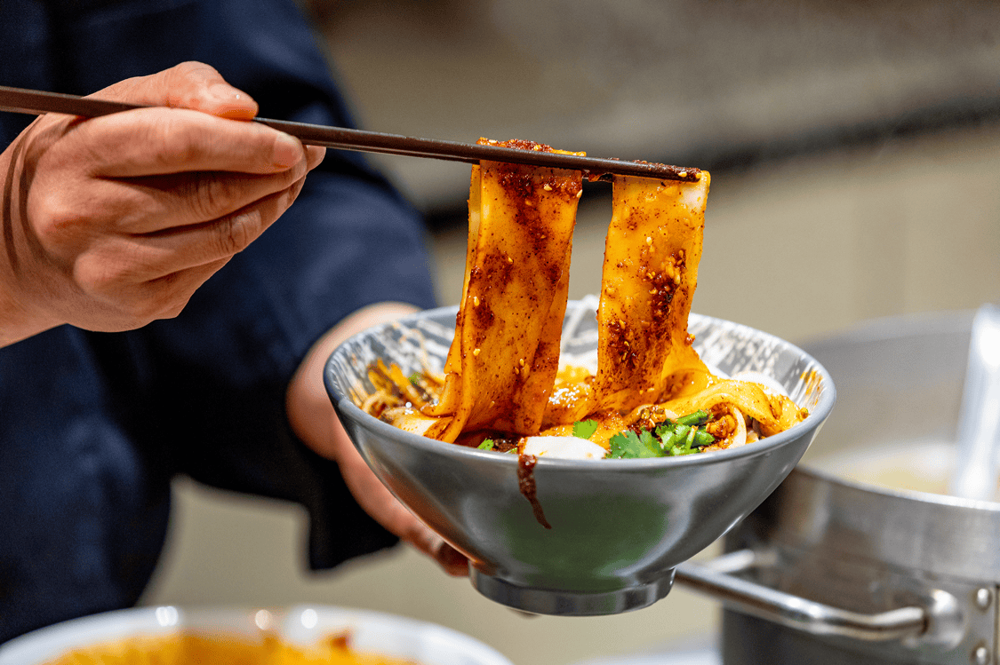 原创贵阳也能品尝大西北美食而且远不止肉夹馍油泼面及烤全羊这些