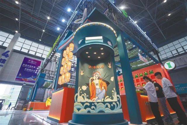 尝中国香港街头小吃,品爱尔兰特色小食……作为全球特色消费展区,这里