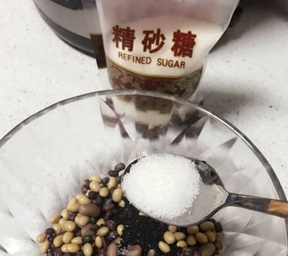 晨起一杯温热豆浆瞬间恢复又元气