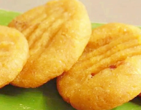 原创香蕉别再当水果吃了加上玉米面做成点心香糯可口甜而不腻