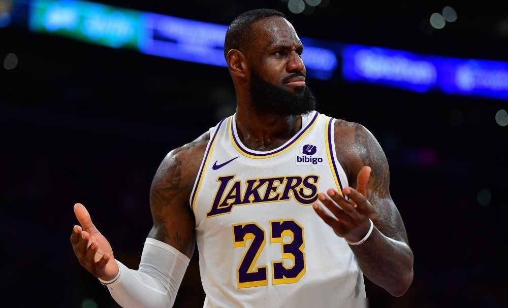 原创早报速览哈登遭雪藏乔治23分欧文48分助勇士詹姆斯缺