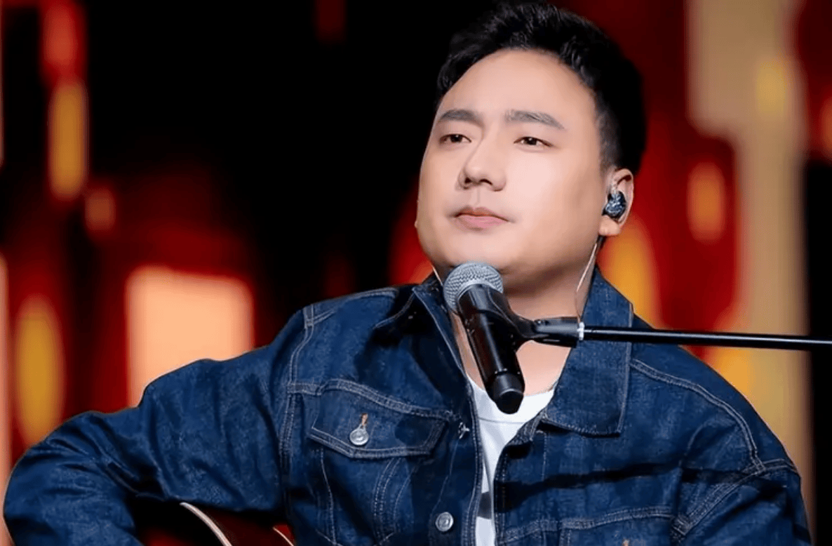 海来阿木25岁出道31岁登上春晚离异又丧女再婚后终获幸福