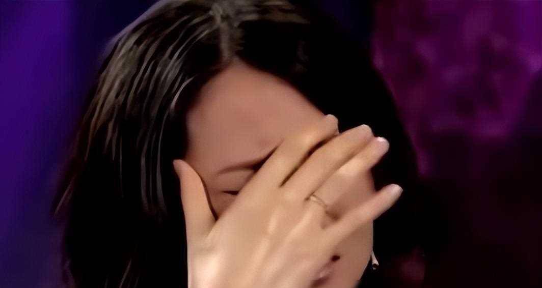 李小鹏:携美籍女子回来捞金,拒讲中文吴京怒怼,如今家庭生赢家_王丽莎