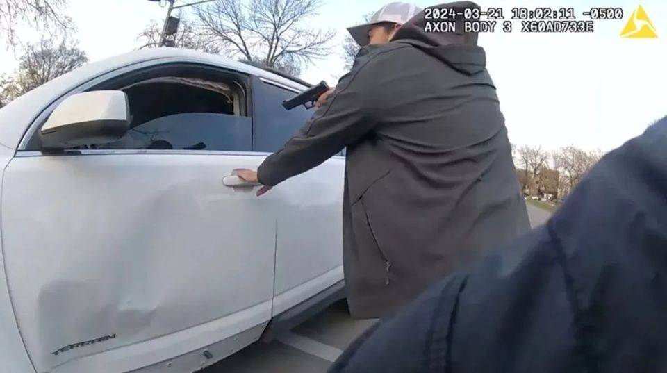 警方41秒射96发子弹击毙,还给尸体戴上手铐_德克斯特·里德_事件_调查