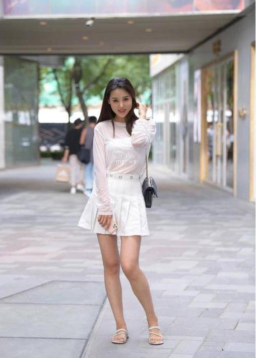 的百褶裙,让你重回18岁,这才是夏日必备单品,快学起来_白色_青春_女孩