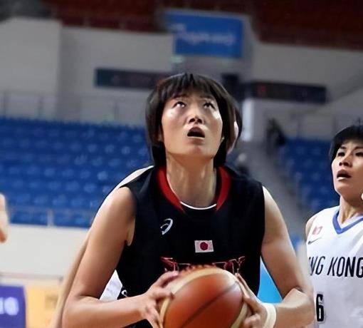 原创天津女孩王岑静入国外身份4次带队击败我们队退役后想回来