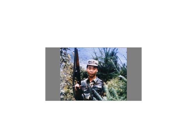 抗洪现场偶遇儿子,批评到:我脱了三层皮,你还没我黑_洪水_九江_董万瑞