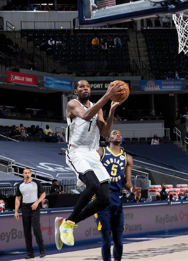 杜兰特单核带队也不差放开抡单节扮演死神带篮网大胜步行者