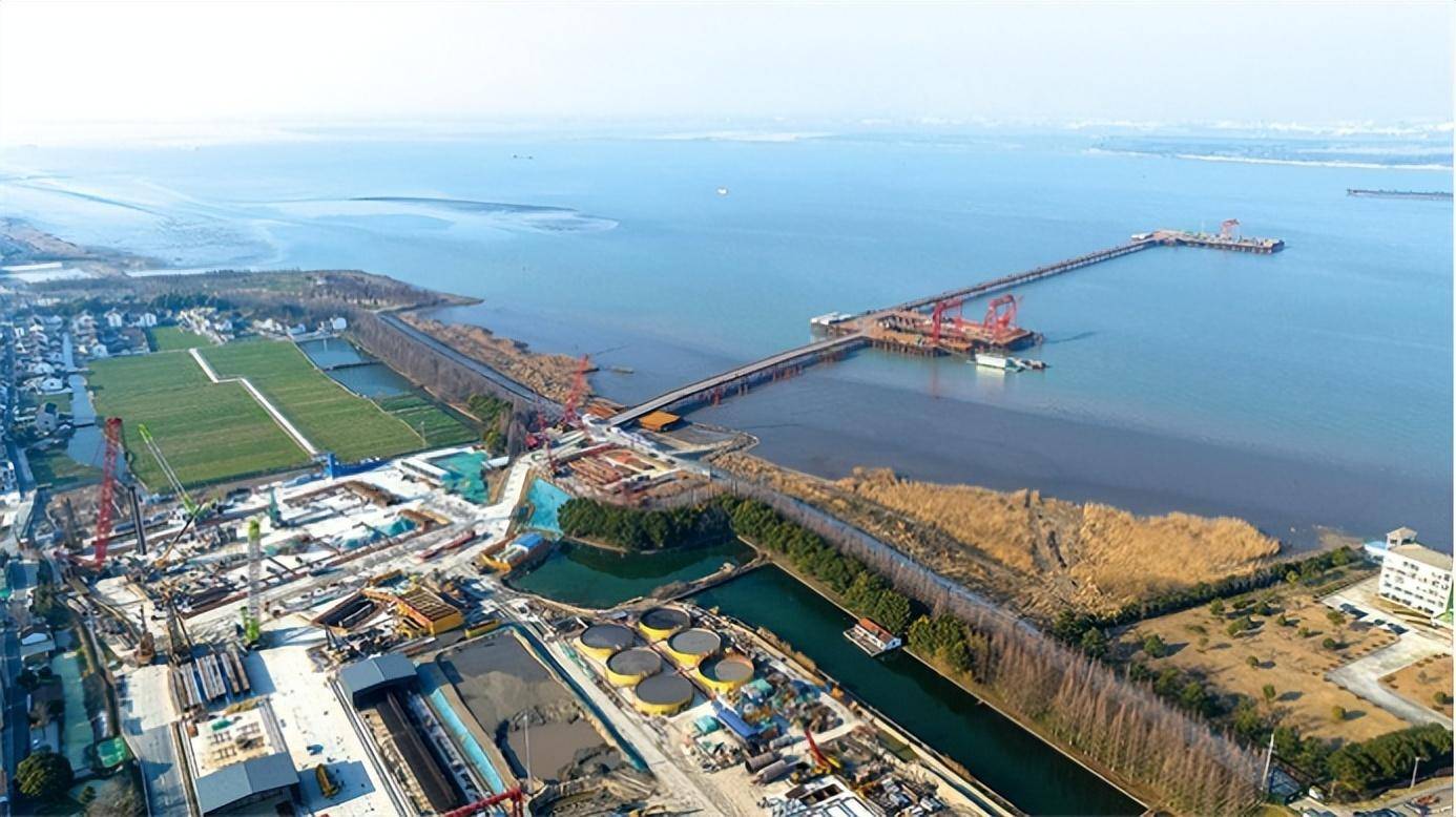 跨长江超级工程97根百米长桩直插江底张靖皋大桥有多难修