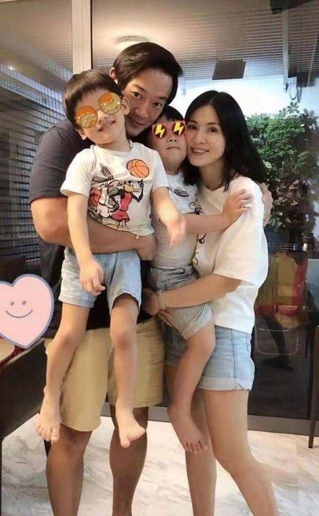分手8年后复合婚后生下双胞胎儿子47岁杨采妮隐退也值得