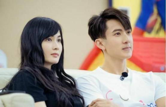 原创婚前21天吴尊妻子林丽吟首露脸两人04年领证15年后补办婚礼