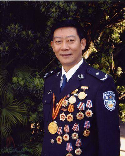 禁毒英雄陈新民明知毒贩高价悬赏其人头毫不畏惧