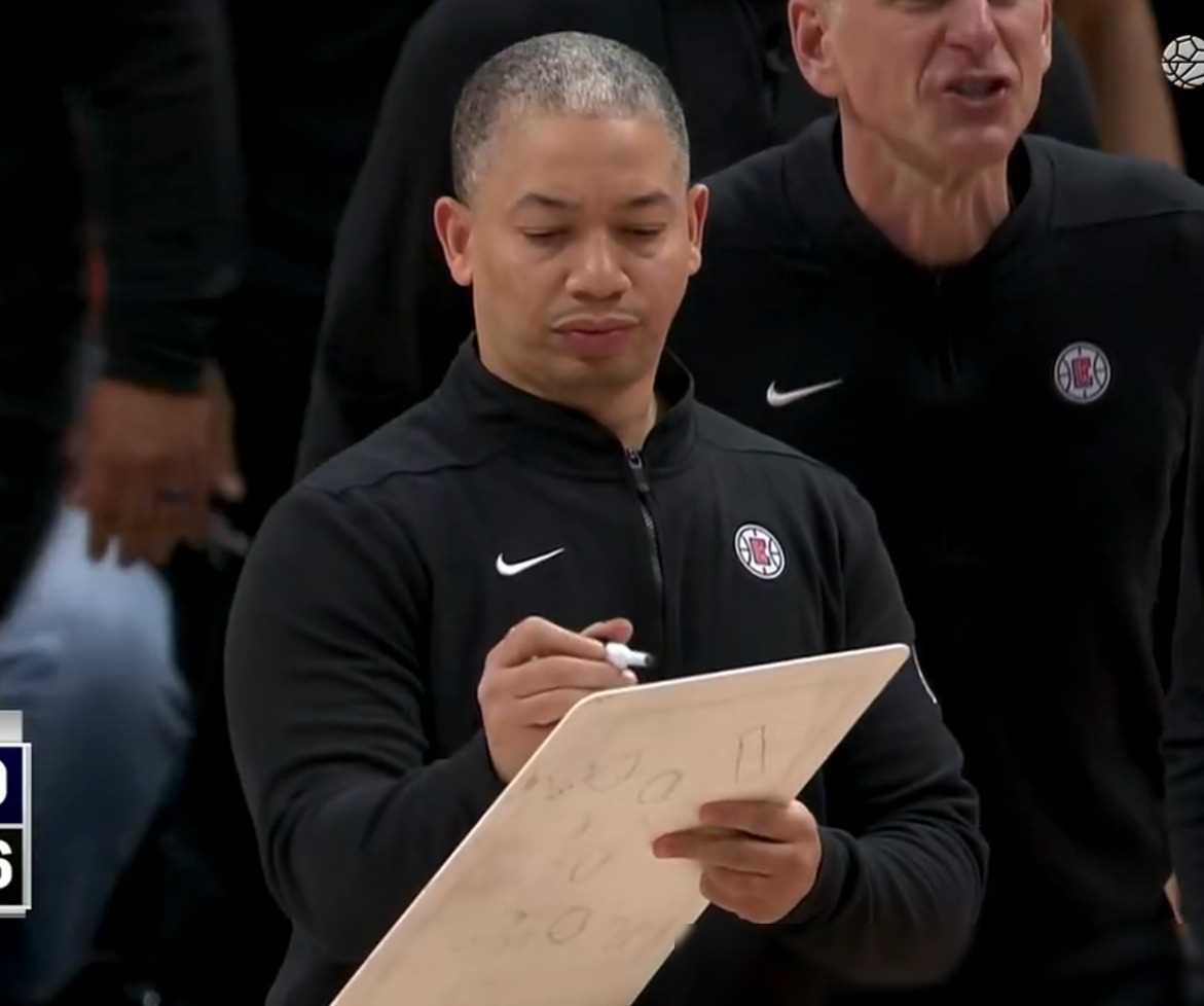 输赢皆笑,插兜展狂放姿态,湖人败兴无泪_快船队_太阳队_泰伦·卢安