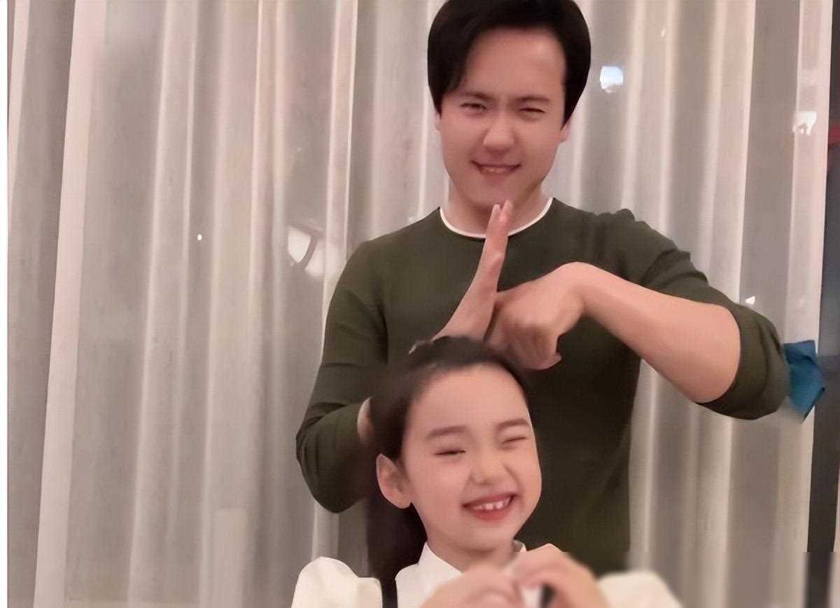 高云翔与女儿同框跳舞模样大变欢乐满满