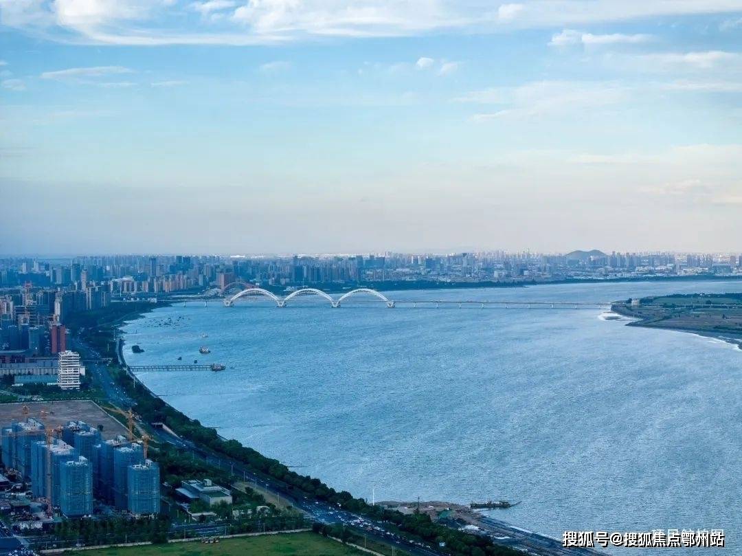 江河汇值此瞰江三百平总建面约10.