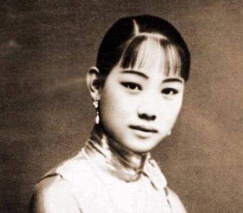 然而福芝芳母亲阅人无数,提出了可以不要礼金,但是必须要和原配平起平