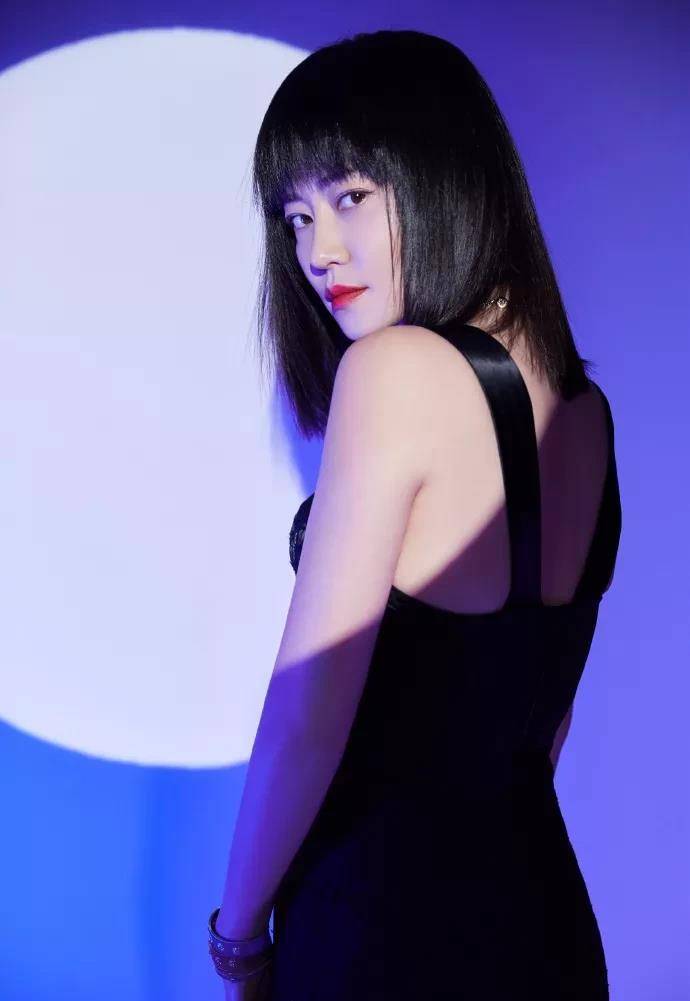 她是谭卓,是个靠演技「出圈」的女演员.