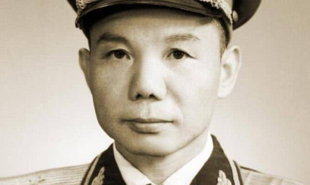 原创团长挡不住敌军年仅17岁号兵站出来你让我指挥后来授衔少将