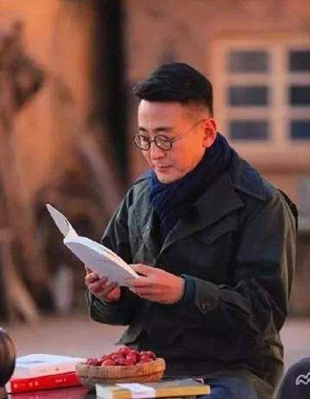 窦文涛,他的幽默与自嘲是非常高级的,而且密度极大,信手拈来