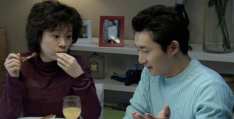 但,就算是配角却也能成为剧中的亮点,如今城中之城》里的谢致远更是被