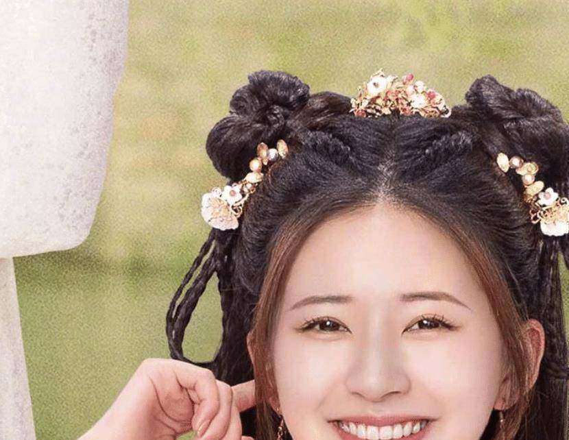 原创捡到爱还未完赵露思新剧首晒海报男主身高187颜值妥妥的